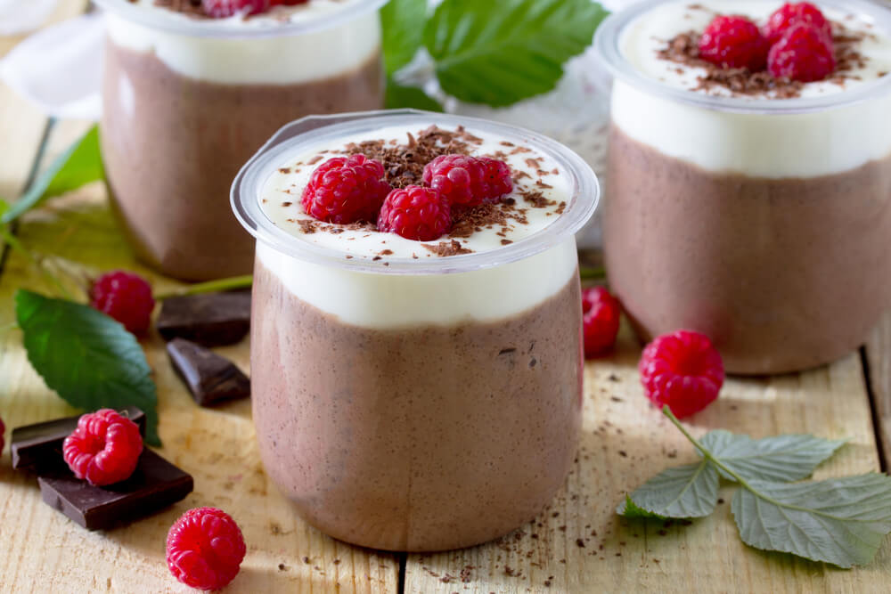 helado de yogur griego y chocolate