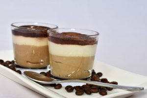 Vasitos de turrón y chocolate. Receta fácil y sencilla