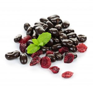 Arándanos cubiertos de chocolate. Receta fácil y sencilla