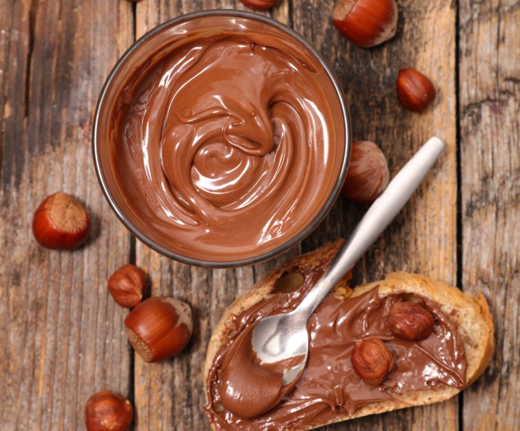 Praliné de avellanas y praliné de almendras