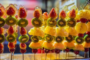 Receta de Tanghulu: frutas caramelizadas