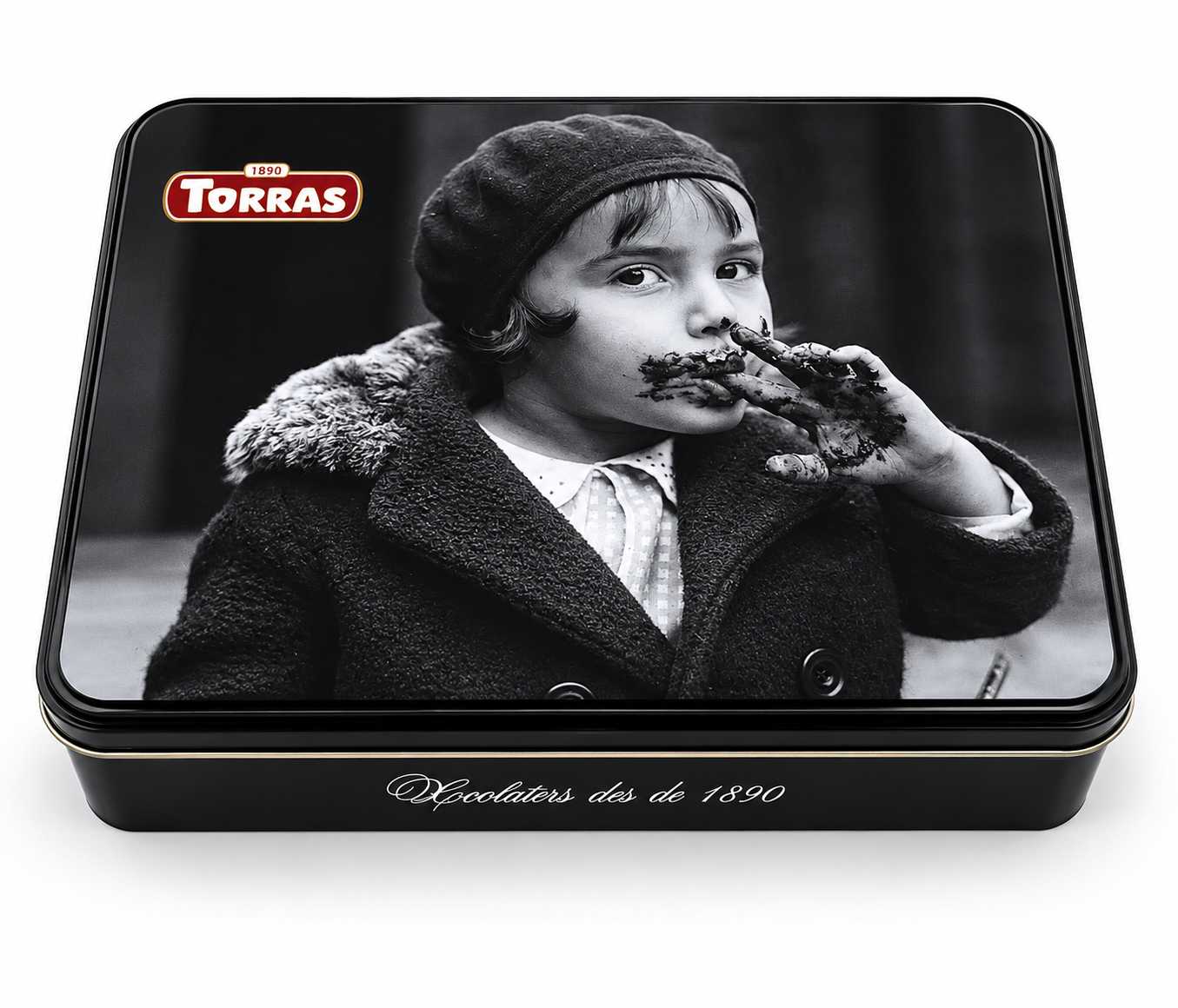 Caja chocolate niña chupando dedo